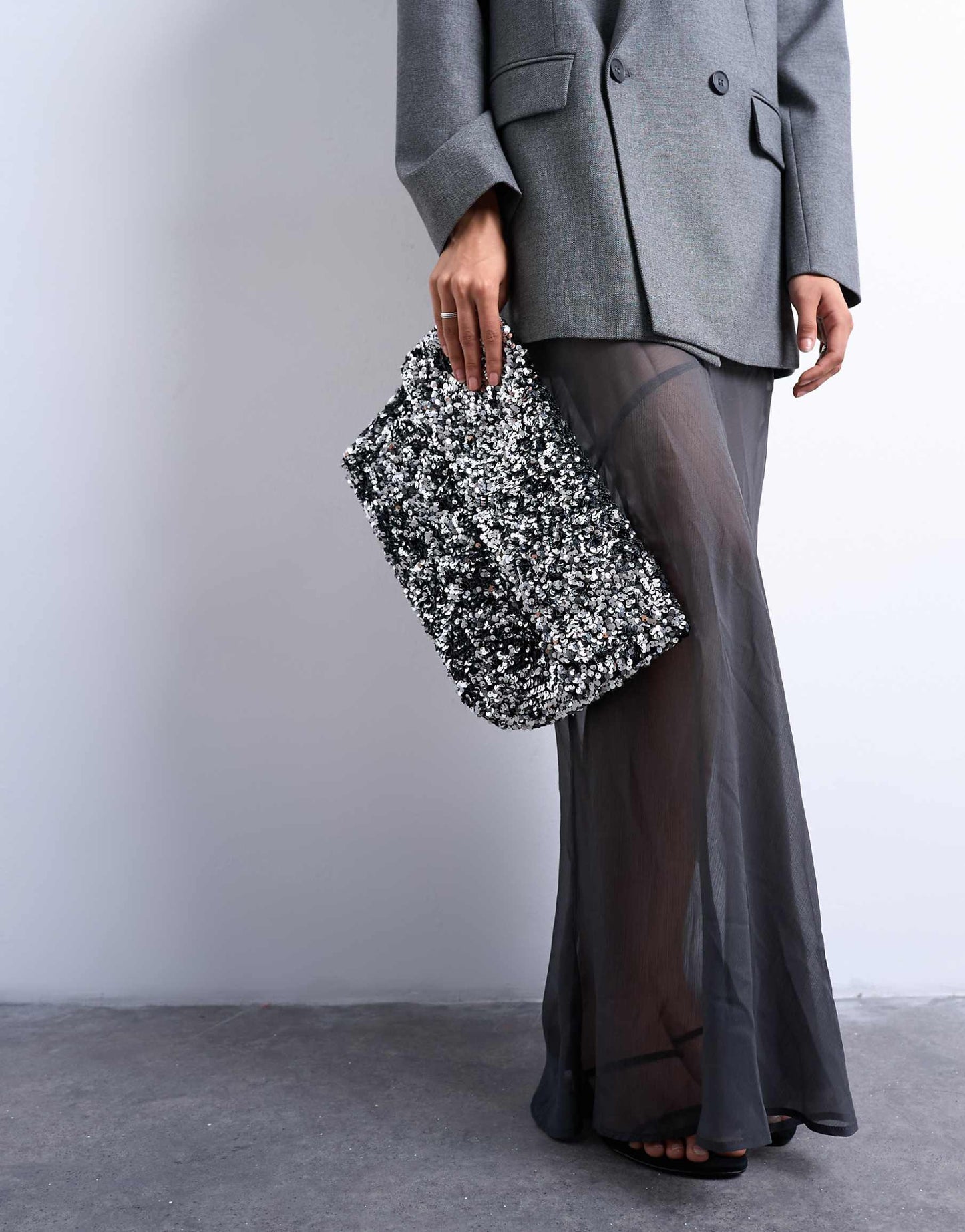 Folded clutch grab sequin bag, silver