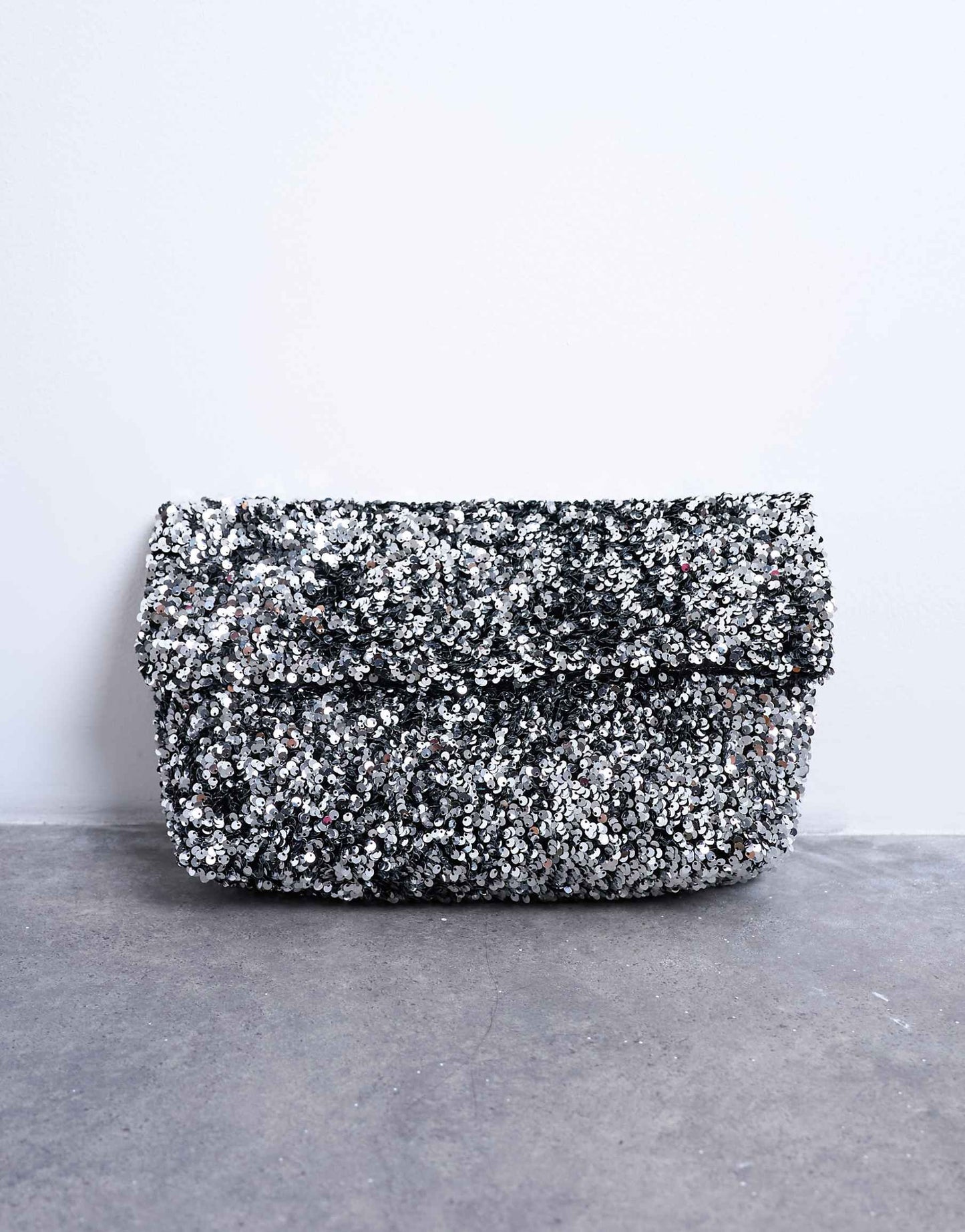 Folded clutch grab sequin bag, silver