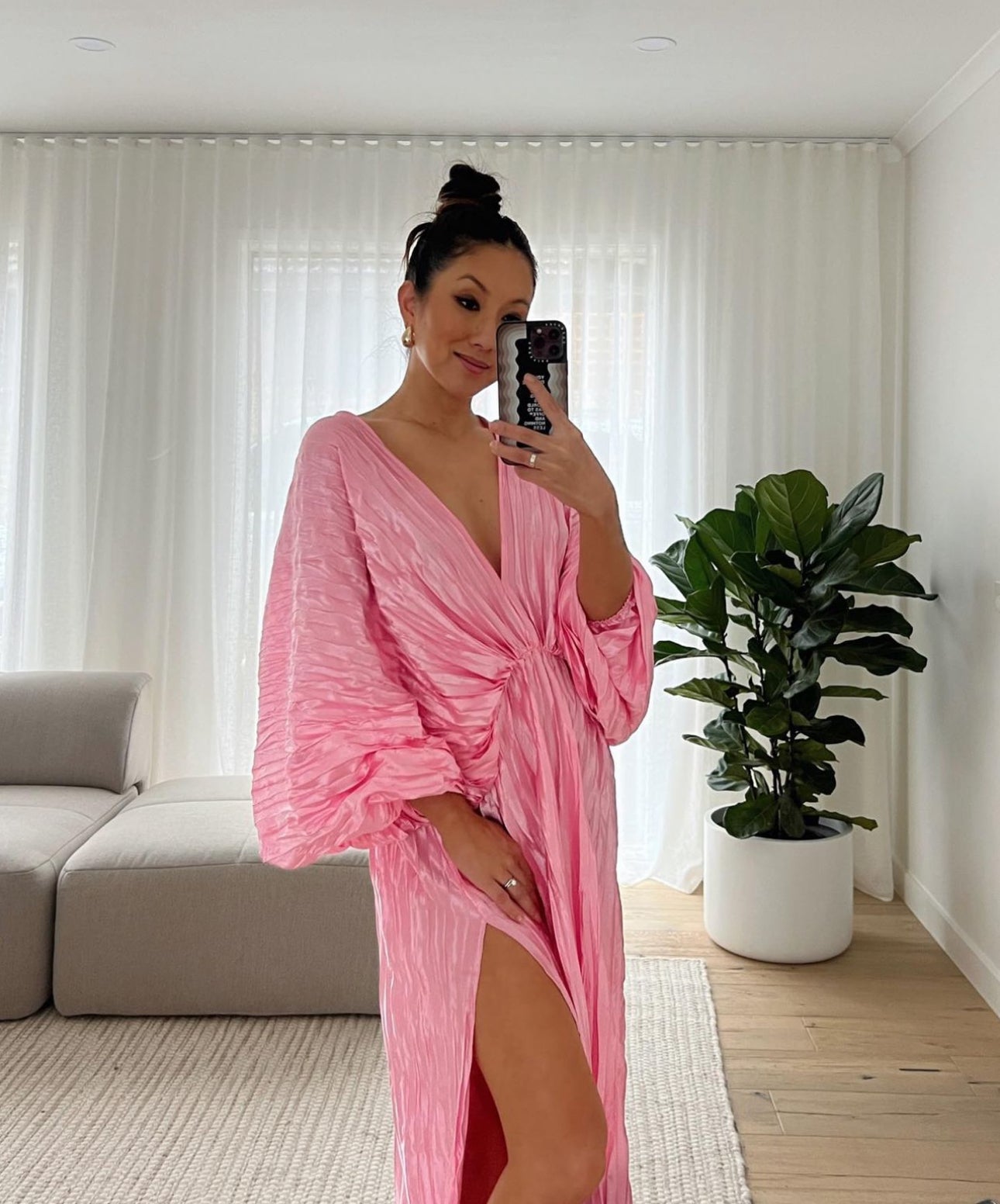 L'idée De Luxe Gown, Lipstick