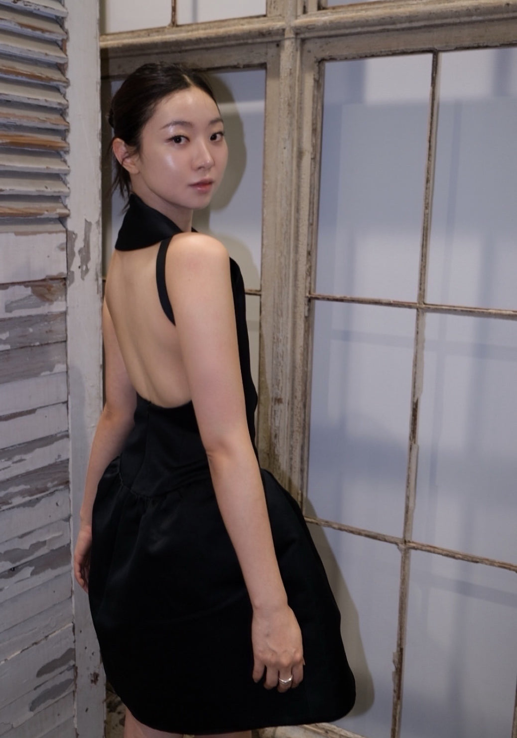 Black Backless Mini
