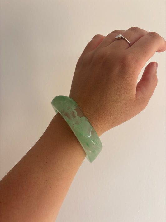 Resin bangle (Green)