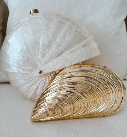 Simkhai | Bridget Metal Oyster Shell, Gold